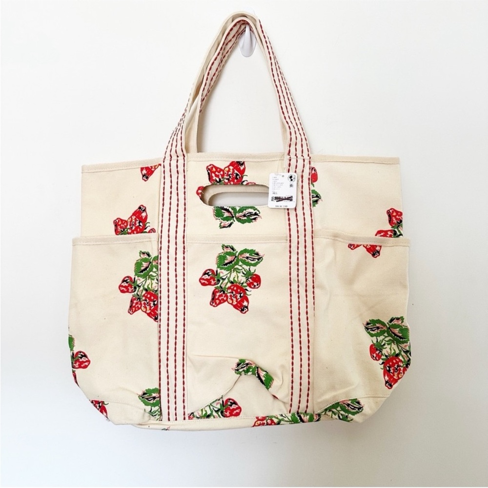 Free People Caravan Tote Strawberry - Picture 7 of 9